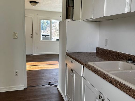 5th image of 3618 Madrona St
