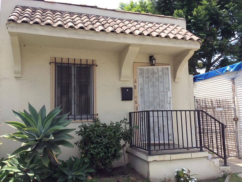 1st image of 6860 Willoughby Ave