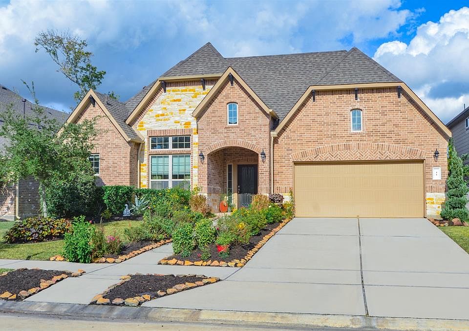 1st image of 11 Cinque Terre Dr