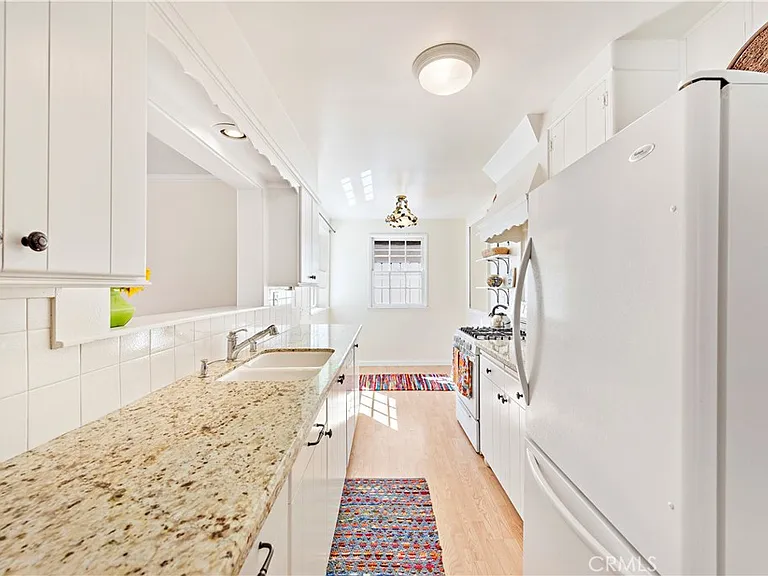 515 Carnation Ave — Photo 15