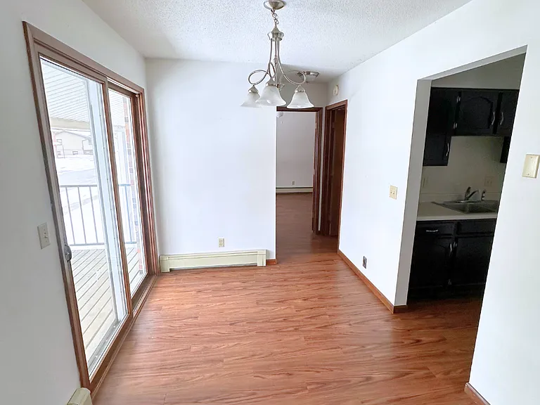 2119 Floyd Ave — Photo 6