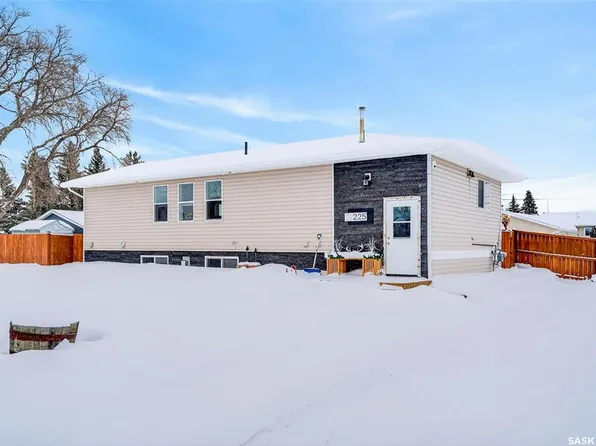 225 Osborne STREET, Melfort, SK S0E 1A0