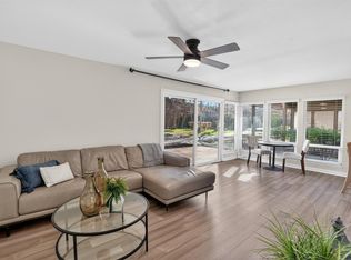 2410 Larkspur Ln APT 243, Sacramento, CA 95825