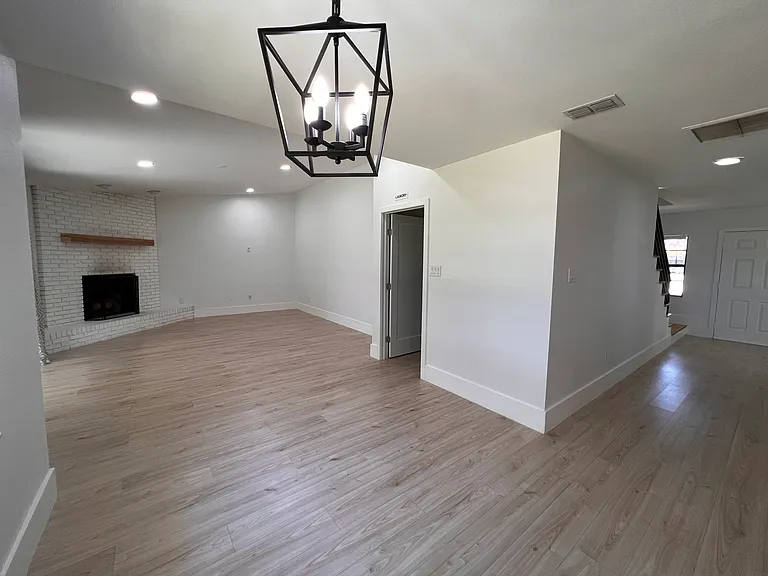 1352 Corner Oaks Dr — Photo 37