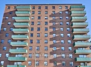 49 Queen St E #501, Mississauga, ON L5G 4N6