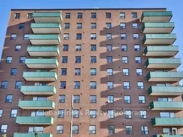 49 Queen St E #501, Mississauga, ON L5G 4N6