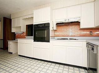 4715 Silver Ridge Dr, Jacksonville, FL 32207