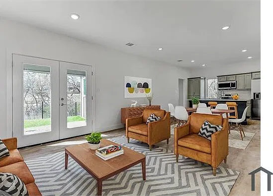 3 bed, 1383 sqft, $1,700 — Photo 3