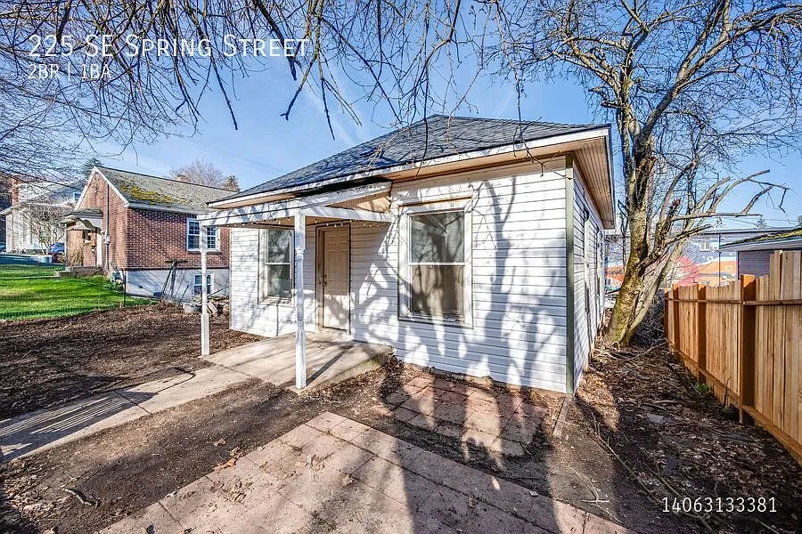 Charming Cottage Retreat - Near WSU & SEL — Photo 1
