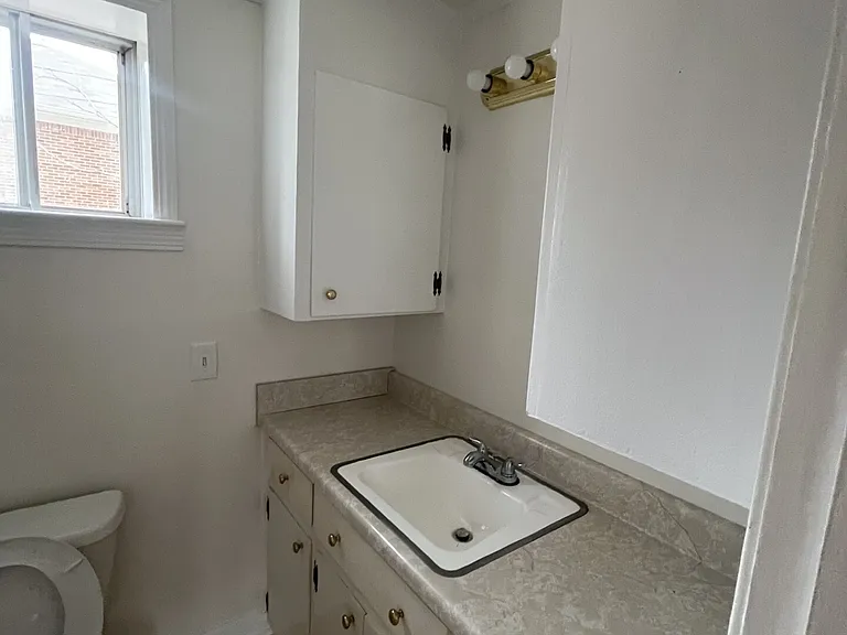 513A S Cummings St — Photo 7
