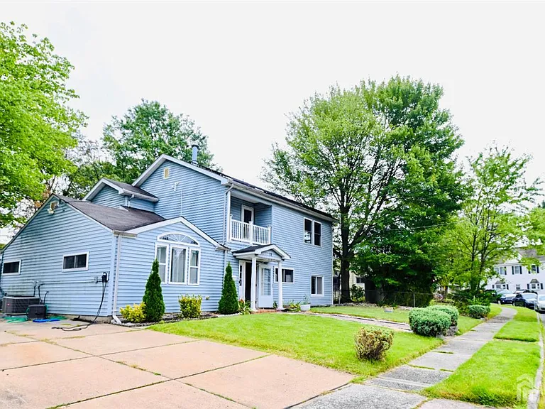 11 Baxter Rd — Photo 2