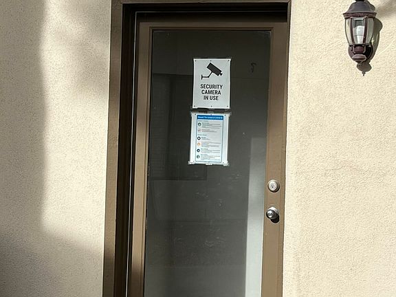 4th image of 750 E NORTHERN Avenue #1082