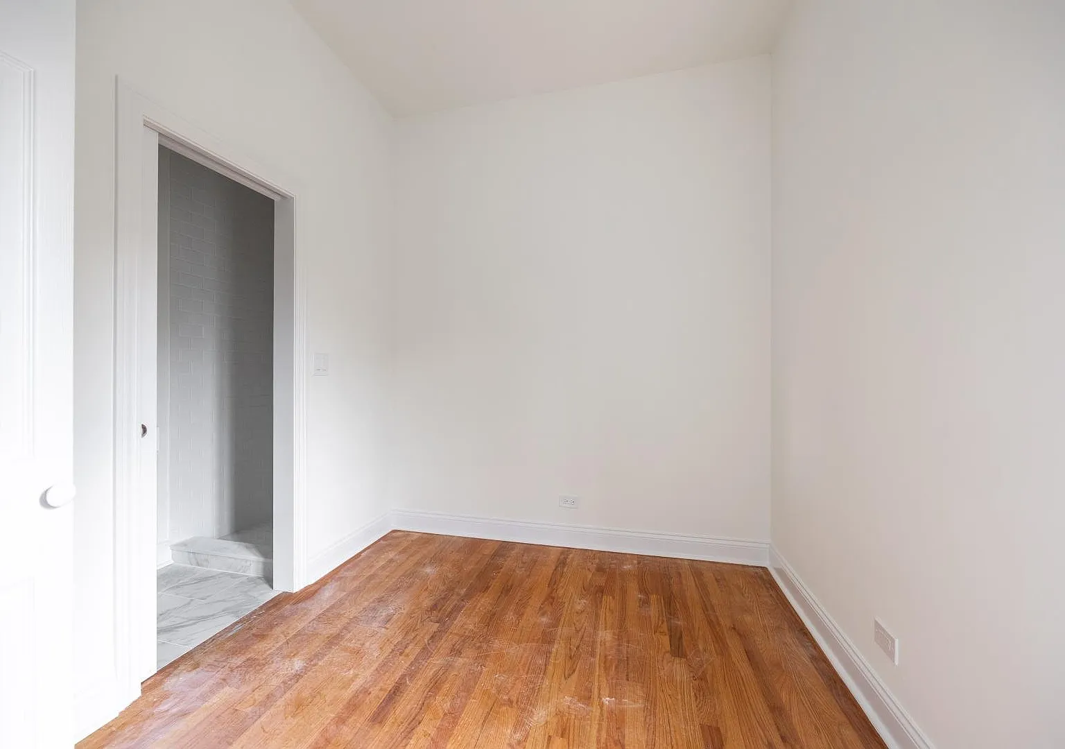 2 bed, $2,900 — Photo 4