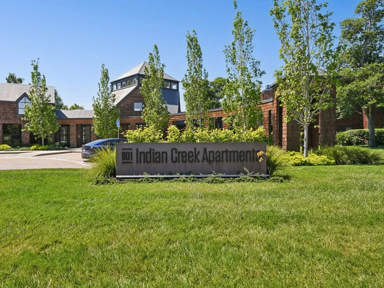 Indian Creek Apartments — Photo 37