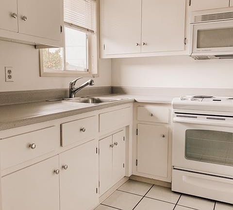 5th image of 1217 Laguna Ave #5