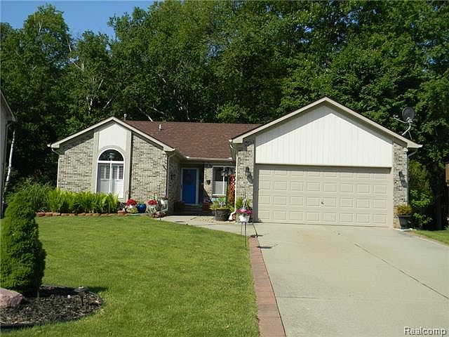 1st image of 437 Salus Dr