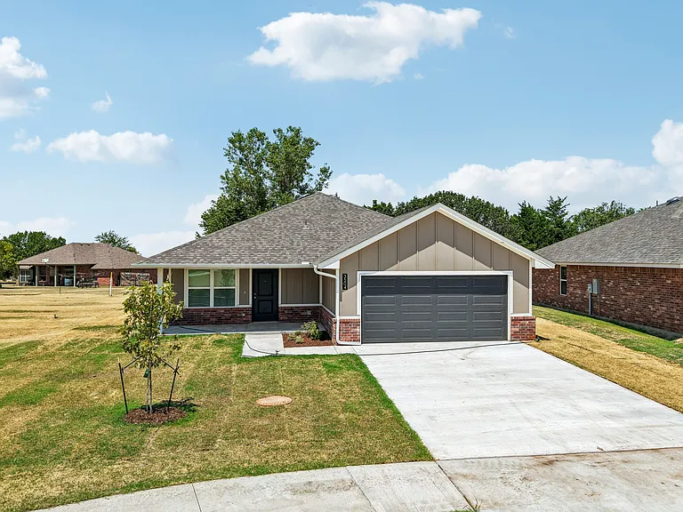 Enclave Estates — Photo 16