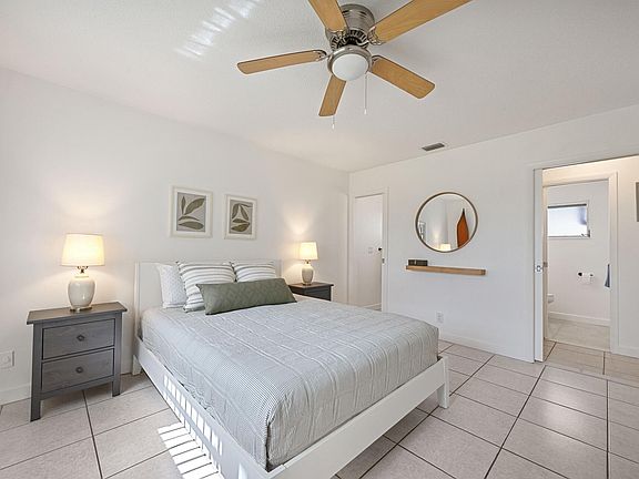 4th image of 2691 Dudley Dr Drive E #D
