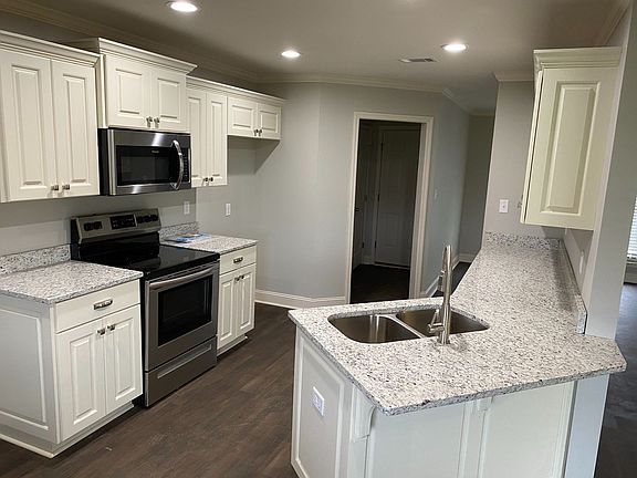 2nd image of 126 Shumard Ct