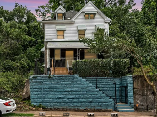 1042 Blackadore St, Pittsburgh, PA 15221