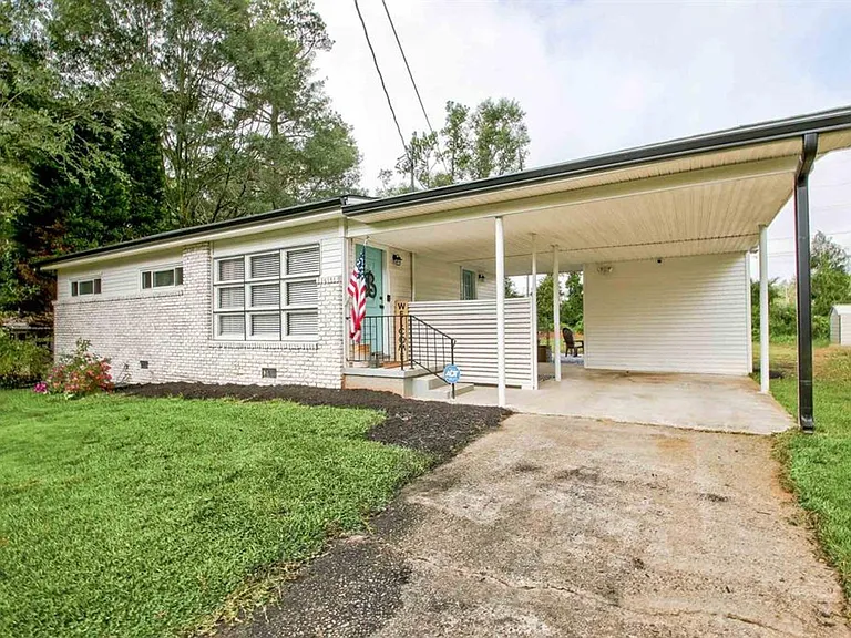 22 Willow Dr — Photo 2