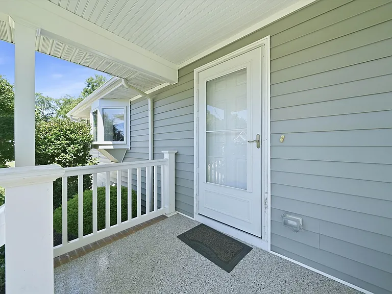 5 Comet Ct — Photo 3