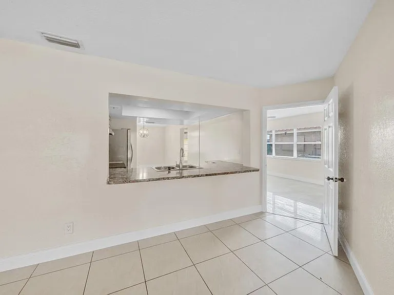 4921 NW 39th St #0 — Photo 35