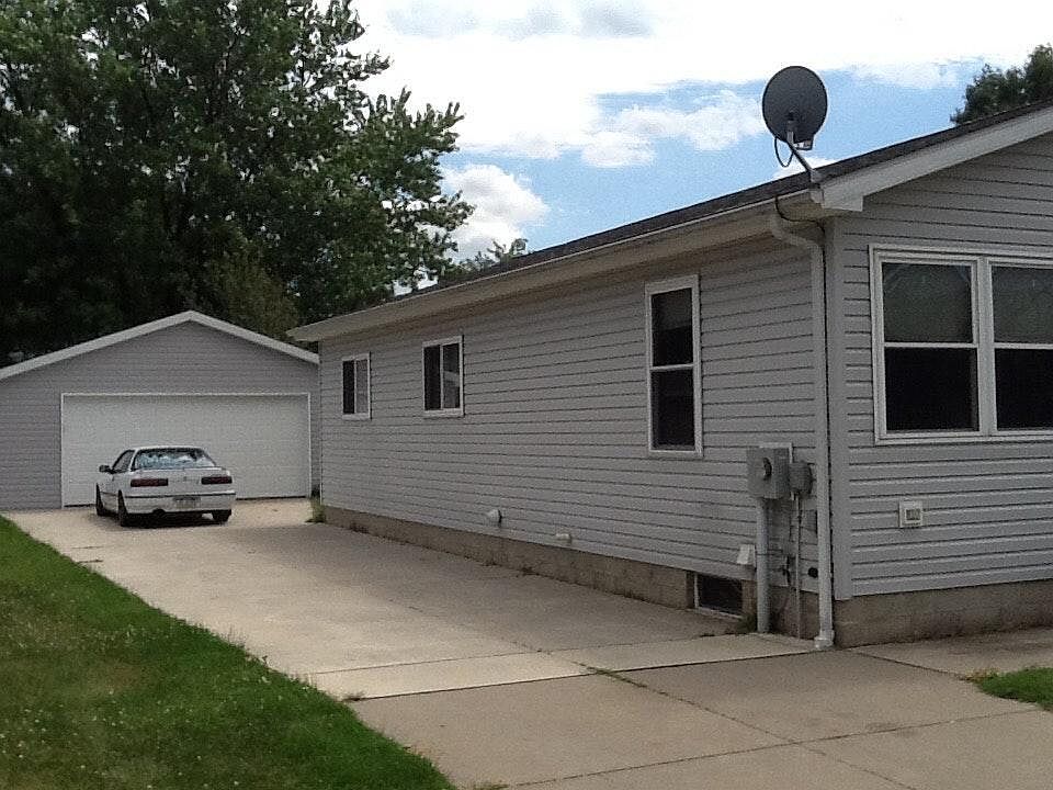 2nd image of 2735 E 27th St
