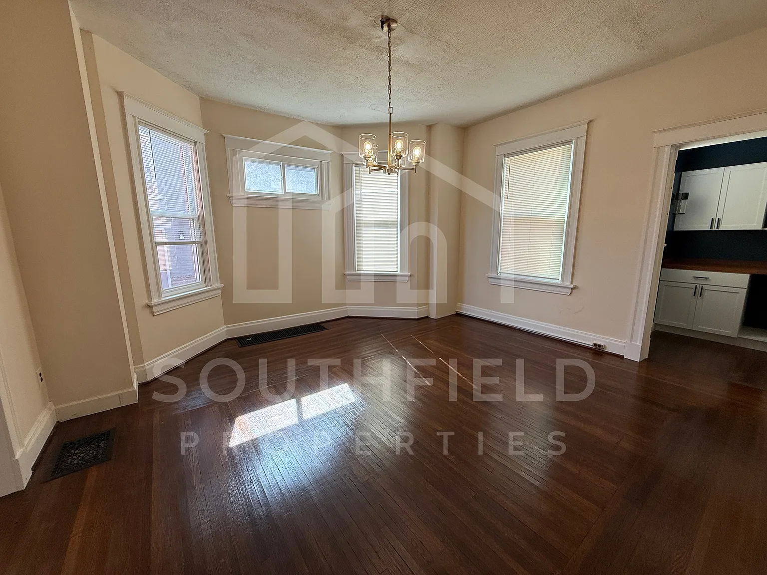 1537 Ruth Avenue - 1 — Photo 3