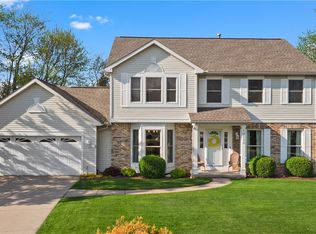 10050 Brookside Cir, North Royalton, OH 44133