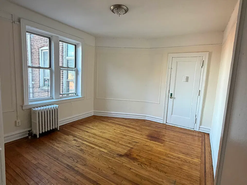 43-30 44th St #4G