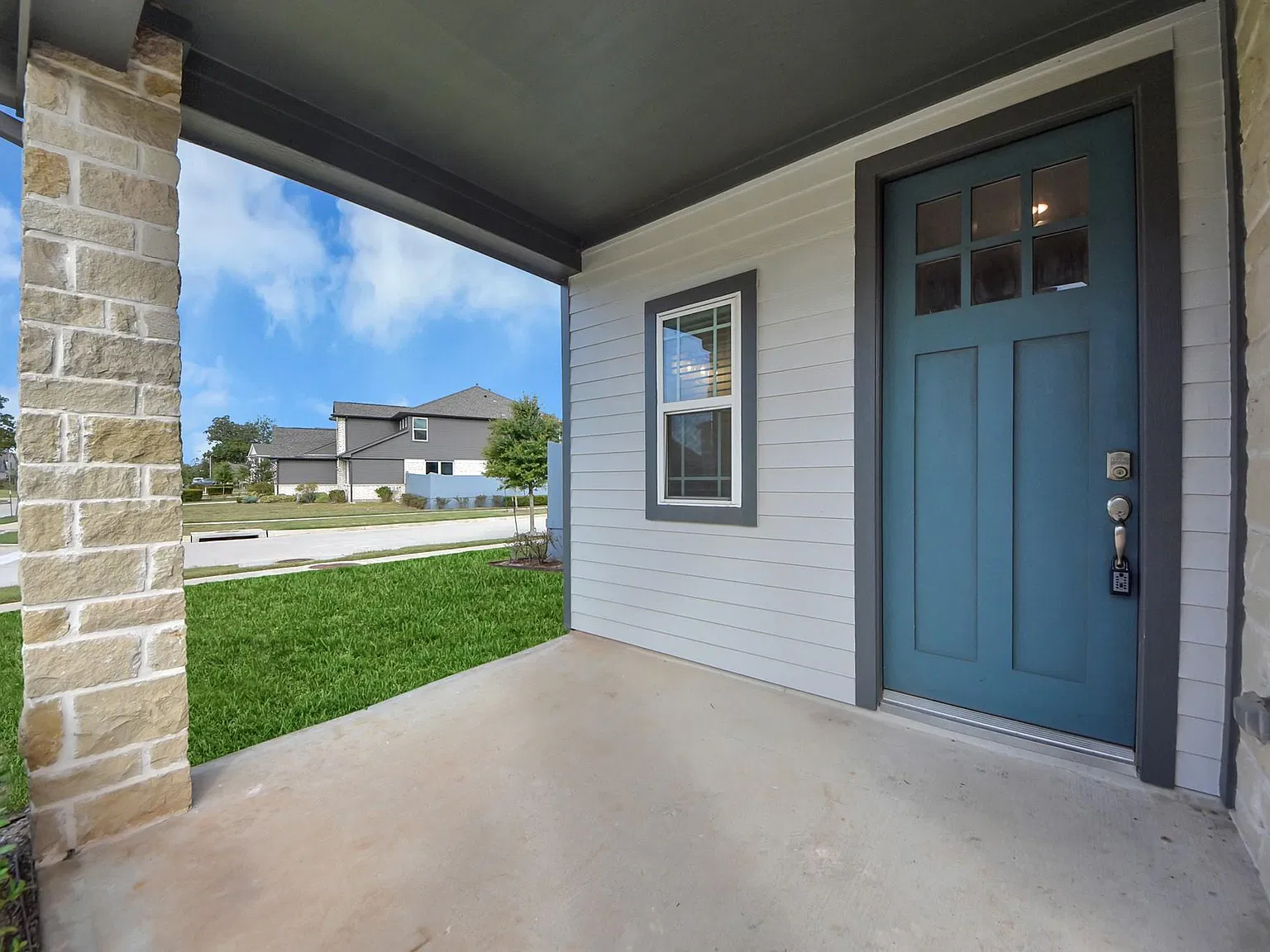 4 bed, 3.5 bath, 3106 sqft, $3,200 — Photo 4