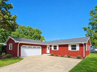 2059 Robert St, Aurora, IL 60506