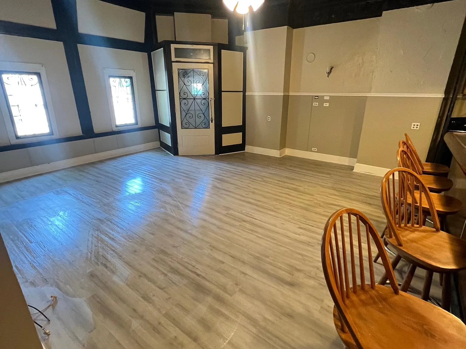 315 Warner St — Photo 2