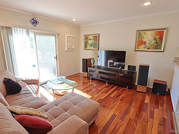 5th image of 6198 Raintree Dr