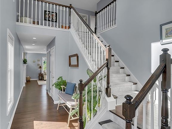 3rd image of 172 Northill Dr Unit A