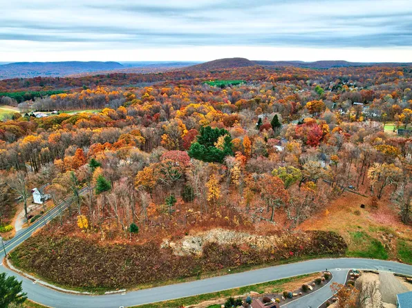 7 Ridgewood Club Road, Prospect, CT 06712