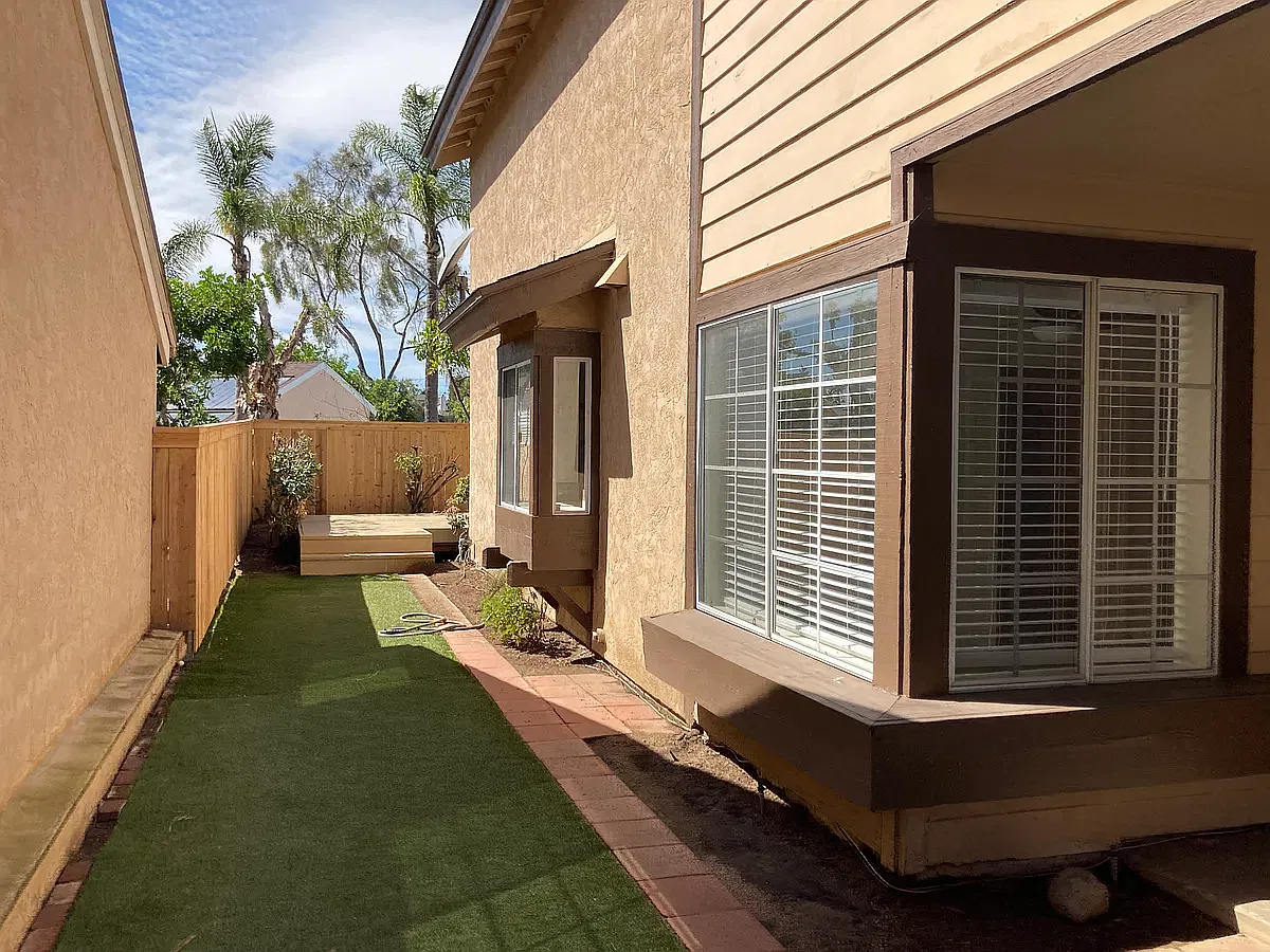 4 bed, 2.5 bath, 2600 sqft, $4,500 — Photo 2