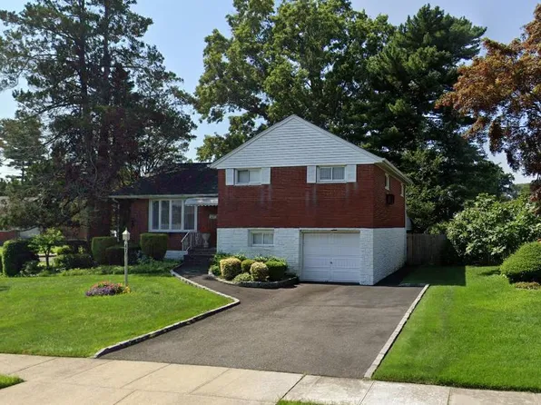47 Felice Crescent, Hicksville, NY 11801