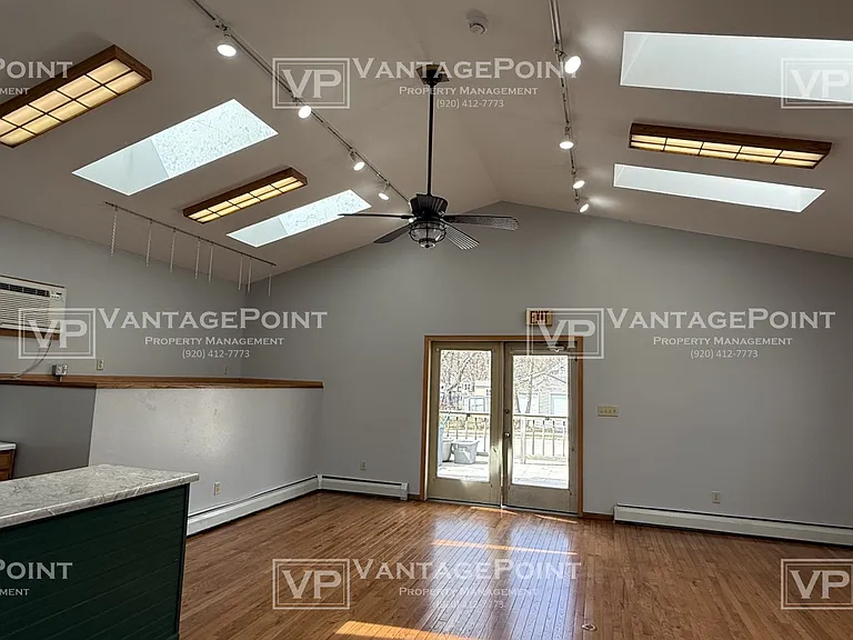 447 S Commercial St #1 — Photo 17