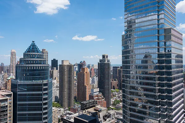 Sold by Sotheby's International Realty | media 28