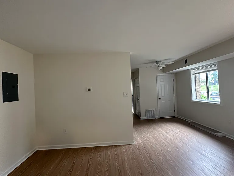 5402 85th Ave #104 — Photo 2