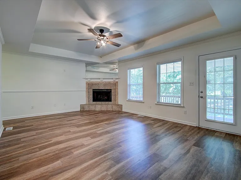 328 Cain Rd — Photo 6