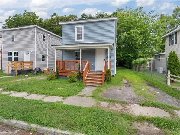 206 Oak St, Suffolk, VA 23434