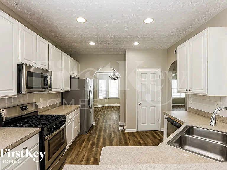2046 Dartmoth Way — Photo 7