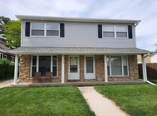 215 E McKenney St, Dixon, IL 61021