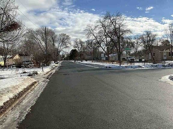 4th image of 2000 73rd Ave N