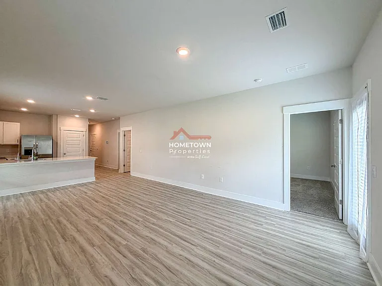 9899 Starling Dr — Photo 9