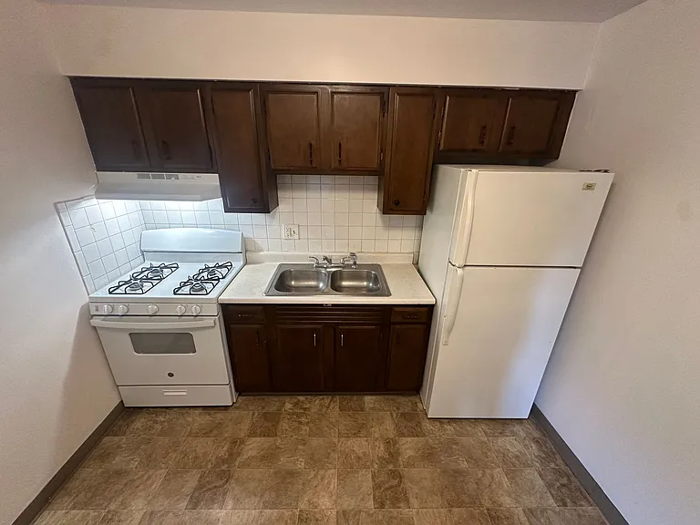 3505 Elm St — Photo 6