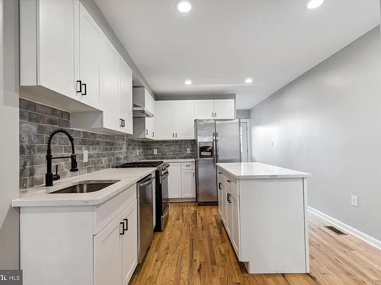 1534 S Charles St — Photo 15